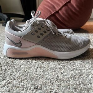 Nike Air Max Bella TR 4